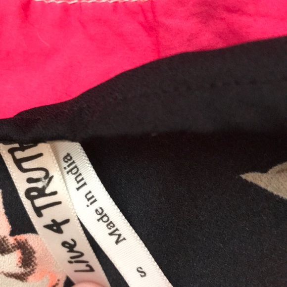 Floral Tie Up Blouse - Picture 6 of 7